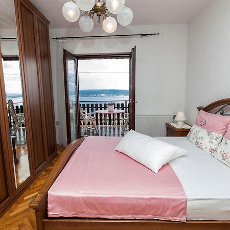 Apartments With A Parking Space Crikvenica - 11307 Екстериор снимка