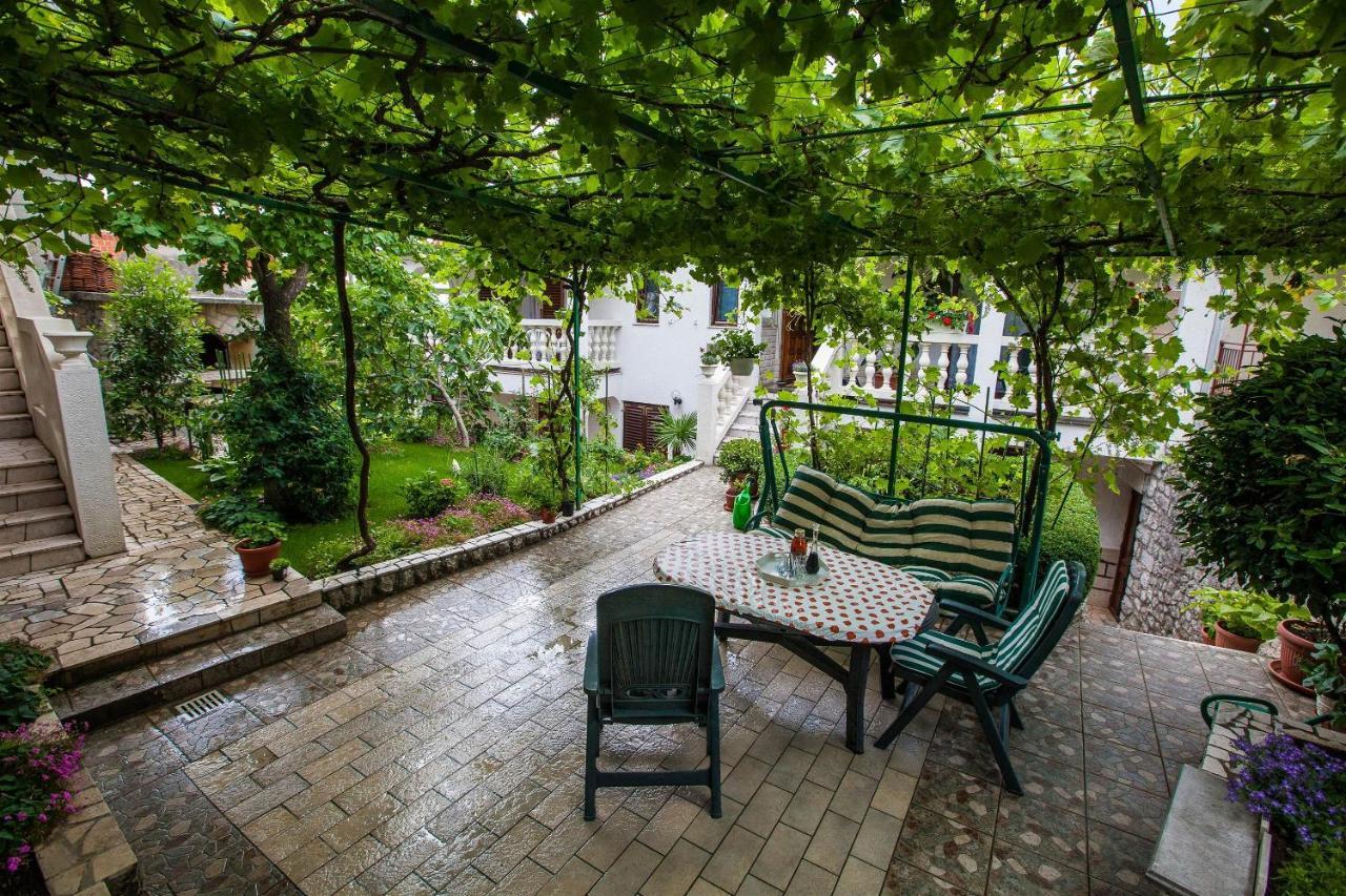 Apartments With A Parking Space Crikvenica - 11307 Екстериор снимка