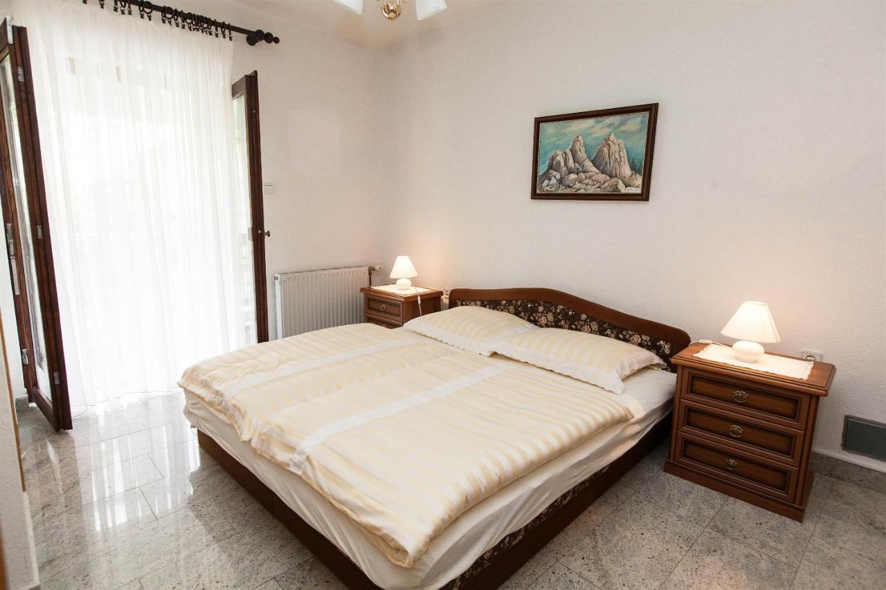 Apartments With A Parking Space Crikvenica - 11307 Екстериор снимка