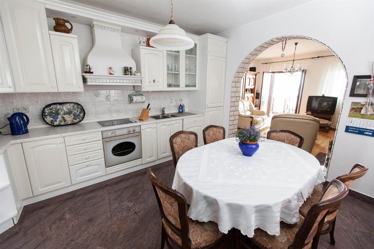 Apartments With A Parking Space Crikvenica - 11307 Екстериор снимка